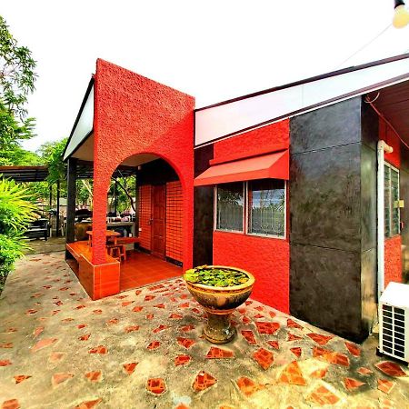 Wilailak Bungalow @ Koh Srichang Ко Си Чанг Екстериор снимка