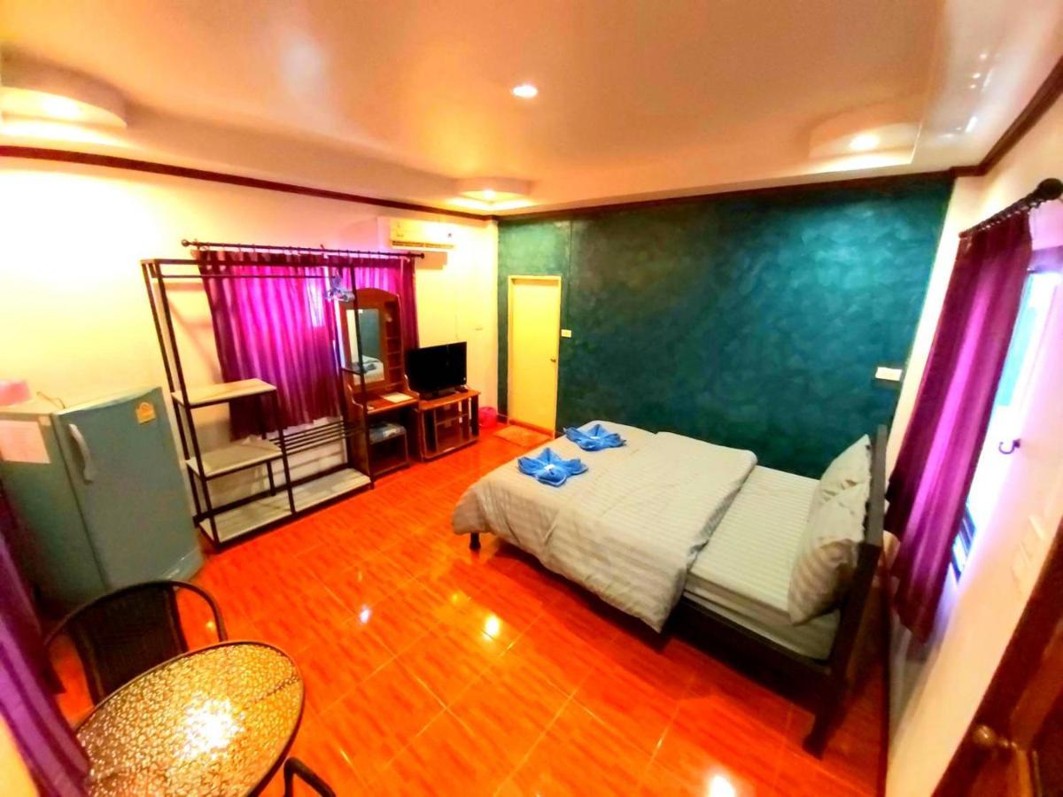 Wilailak Bungalow @ Koh Srichang Ко Си Чанг Екстериор снимка