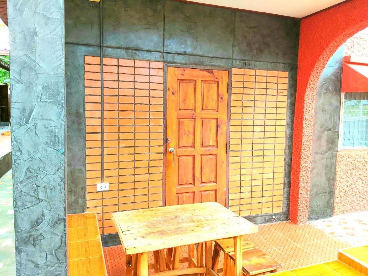 Wilailak Bungalow @ Koh Srichang Ко Си Чанг Екстериор снимка