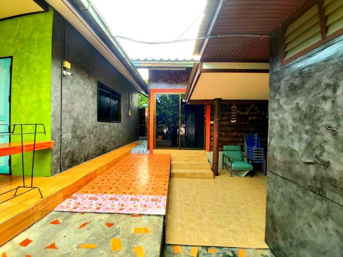 Wilailak Bungalow @ Koh Srichang Ко Си Чанг Екстериор снимка