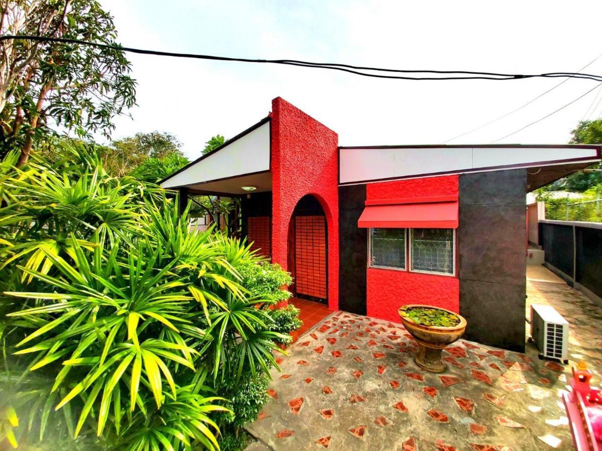 Wilailak Bungalow @ Koh Srichang Ко Си Чанг Екстериор снимка