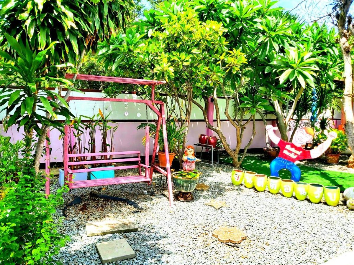Wilailak Bungalow @ Koh Srichang Ко Си Чанг Екстериор снимка