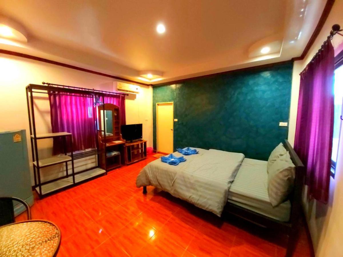 Wilailak Bungalow @ Koh Srichang Ко Си Чанг Екстериор снимка