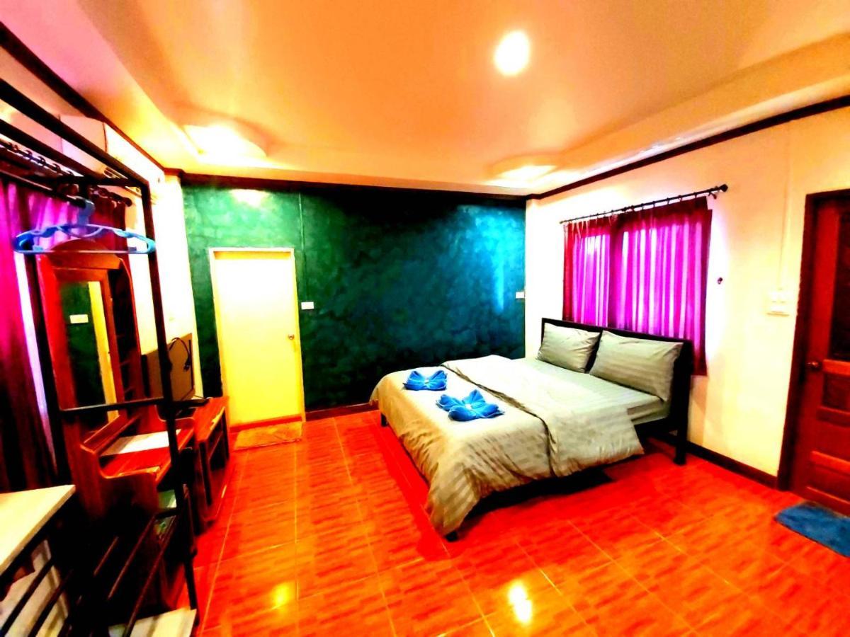 Wilailak Bungalow @ Koh Srichang Ко Си Чанг Екстериор снимка