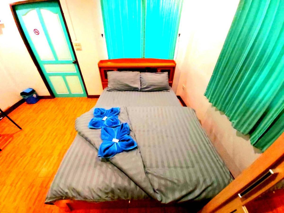 Wilailak Bungalow @ Koh Srichang Ко Си Чанг Екстериор снимка