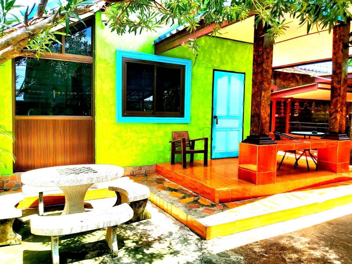 Wilailak Bungalow @ Koh Srichang Ко Си Чанг Екстериор снимка