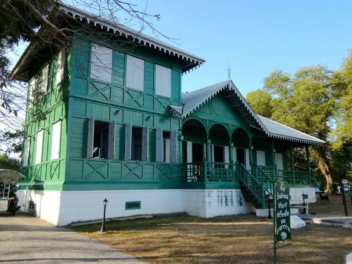 Wilailak Bungalow @ Koh Srichang Ко Си Чанг Екстериор снимка